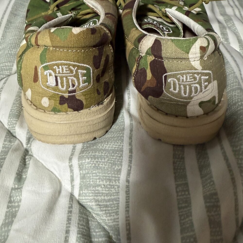 Hey Dude Wally Linen Youth Camo loafers Y6/L7 - Picture 3 of 6